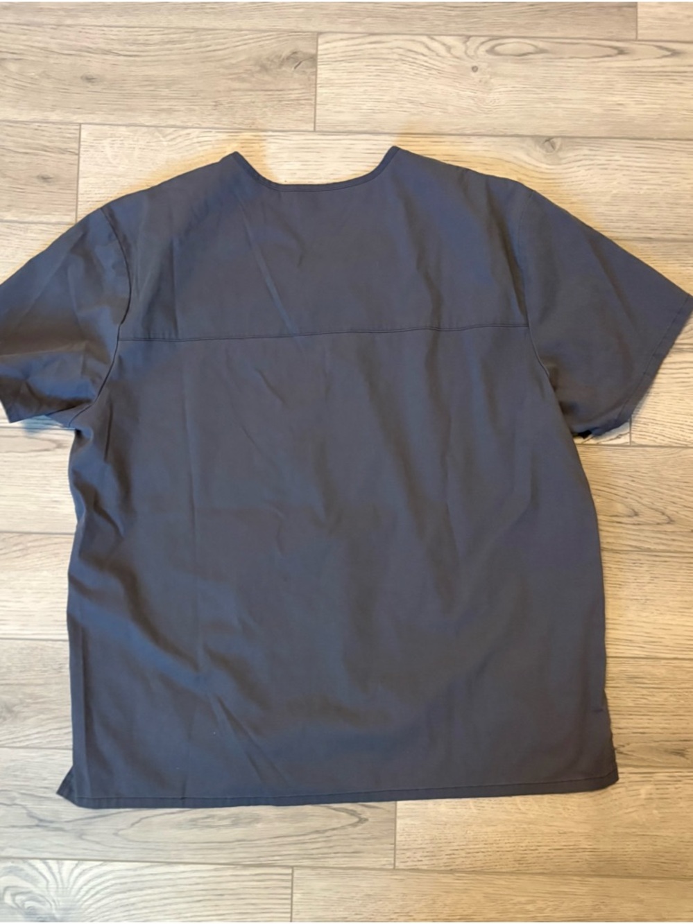Cherokee Men's Pewter V-neck Top with 4 Pockets - STITCHING LOOSE FRONT - Picture 6 of 6